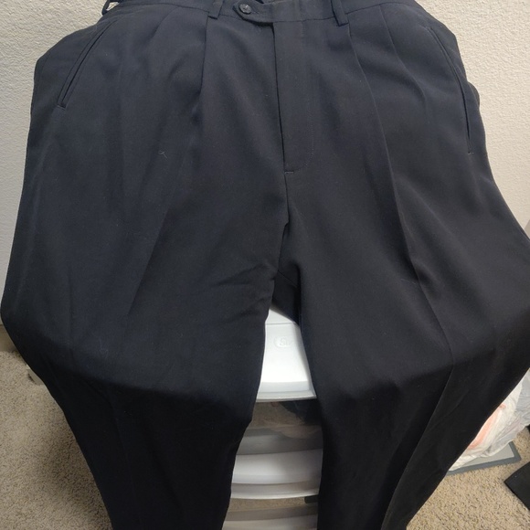 Black dress pants Claiborne 34 x 34 Loose Fit - Picture 1 of 1